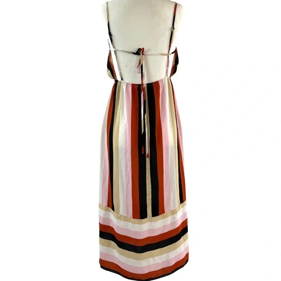 Forever 21 Open Back Maxi Dress - Picture 2 of 6